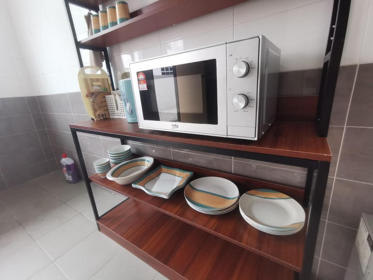 Oyo Homes 90524 D'J Pegaso Serom Homestay Muar Bagian luar foto