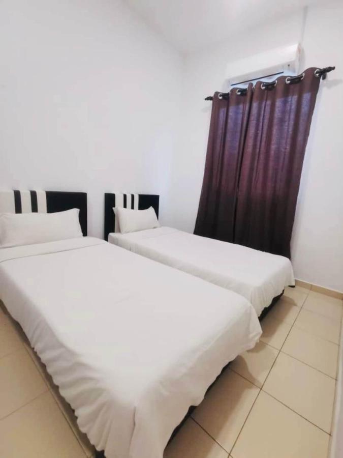 Oyo Homes 90524 D'J Pegaso Serom Homestay Muar Bagian luar foto
